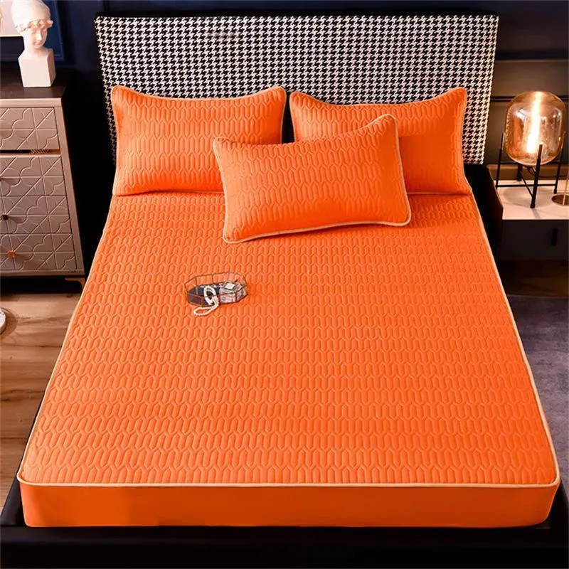 2023 Latest Breathable Silky Mattress Cover