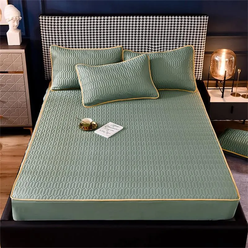 2023 Latest Breathable Silky Mattress Cover