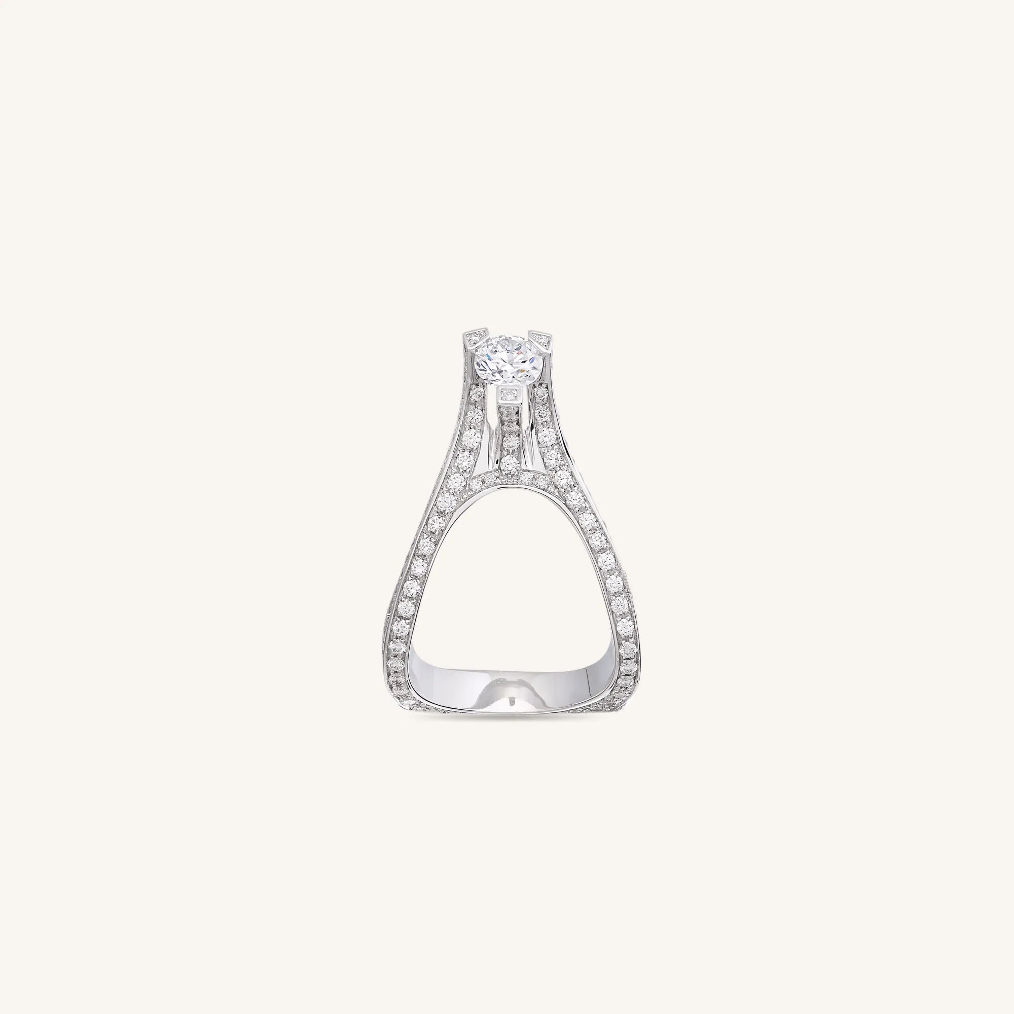 Lia ring with white diamonds