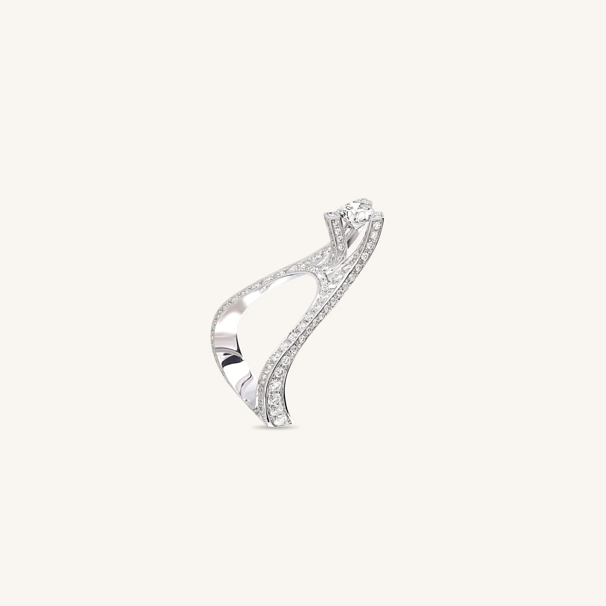 Lia ring with white diamonds