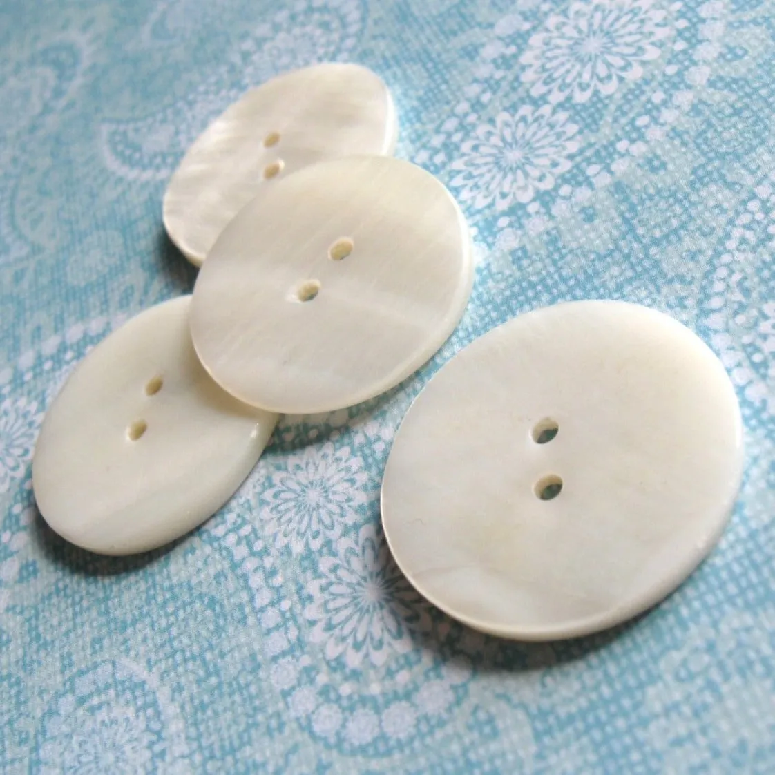 Mother of pearl buttons, Natural white shell sewing buttons, 7 sizes available